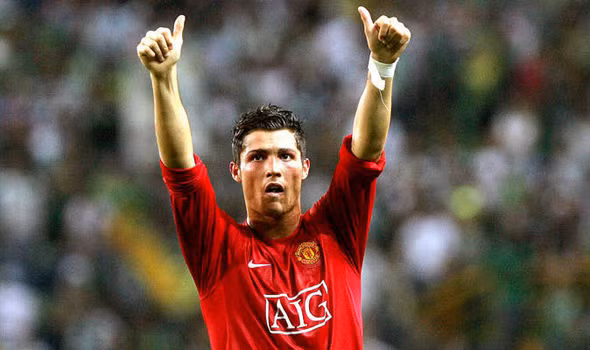 Ronaldo được ủng hộ về M.U: Theo tin chuyển nhượng bóng đá từ cựu cầu thủ Chelsea, Craig Burley, việc Ronaldo quay trở lại M.U sẽ mang một ý nghĩa rất lớn.