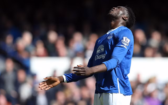 Lukaku cán đích cột mốc 50 bàn thắng tại giải Ngoại hạng Anh khi anh 22 tuổi 5 tháng và 27 ngày.