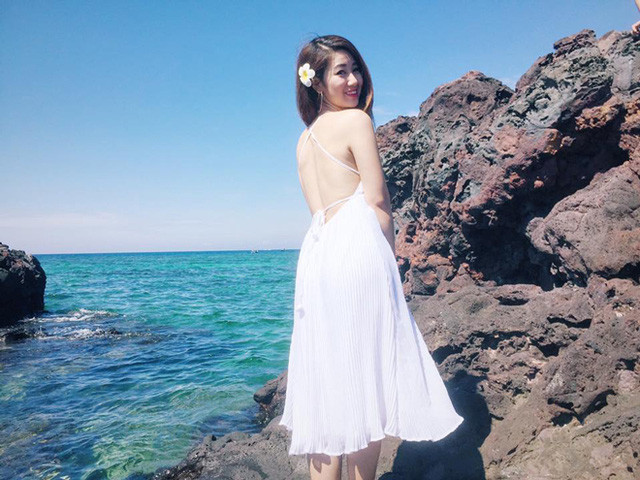 Cùng ngắm nhìn và xem những lợi ích mà hội chị em trên mạng xã hội đưa ra về việc chạy theo mốt da trắng như Ngọc Trinh.