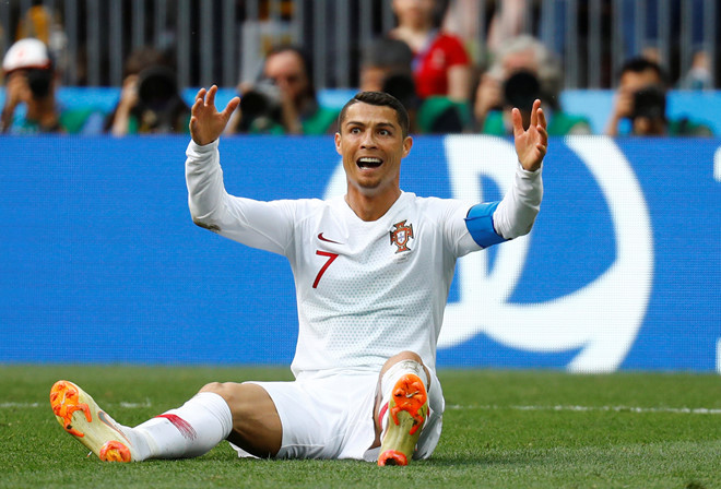 Ronaldo là tâm điểm chú ý của mọi đường bóng và với bàn thắng thứ tư của mình, siêu sao người Bồ thể hiện giá trị của mình.