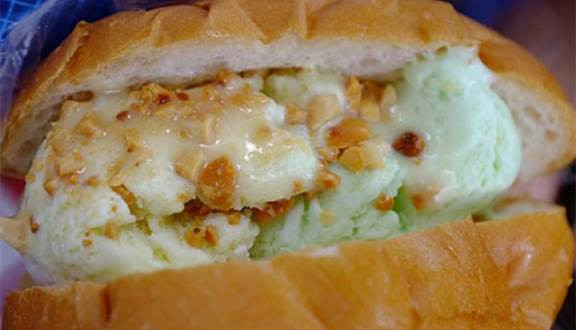 Bánh mì kẹp kem món ăn huyền thoại mà có thể đến bây giờ bánh Crepe cũng chỉ là "hậu sinh".