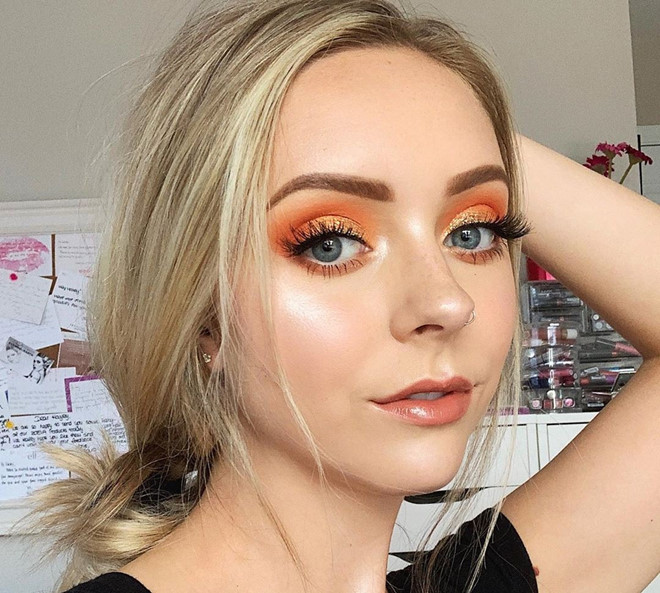 Haley Wight (sinh năm 1996, Mỹ) là một beauty guru nổi tiếng trên mạng. Cô sở hữu kênh YouTube có hơn 510.000 lượt đăng ký và gần 917.000 người theo dõi trên Instagram.