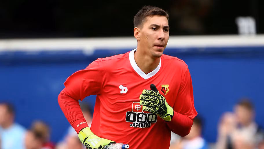 Đứng trong khung gỗ của đội hình hàng sao thất sủng tại Ngoại hạng Anh mùa giải 2016/2017 là thủ thành Costel Pantilimon của CLB Watford. Bất chấp việc đã gia nhập Watford được 9 tháng, Pantilimon mới chỉ bắt chính cho đội bóng này vỏn vẹn 4 trận đấu và cả 4 trận đấu ấy đều là ở FA Cup.