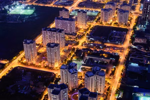 Những tòa chung cư cao vút của khu đô thị Trung Hòa-Nhân Chính.