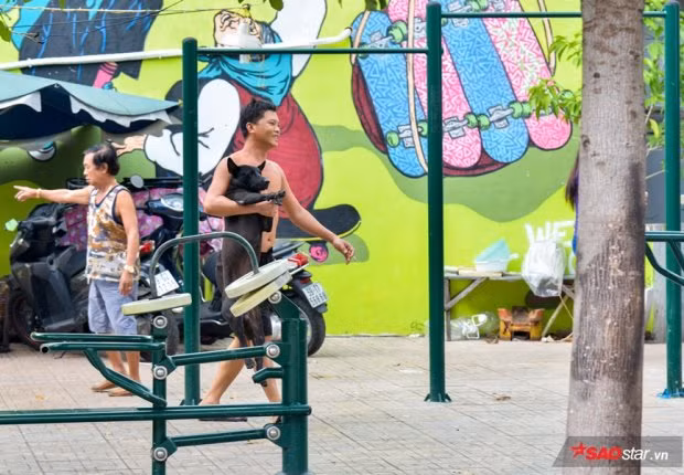 Nguoi Sai Gon voi vang om thu cung bo chay khi thay doi bat cho xuat hien-Hinh-6