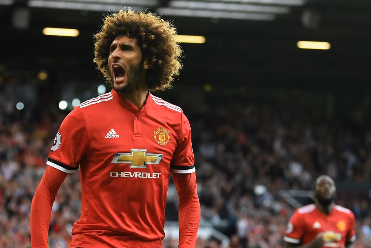 The Sun cho hay, hiện tại cầu thủ sẽ hết hạn HĐ với M.U vào hè 2019, Fellaini nhận mức lương 150 nghìn bảng/tuần sau thuế, cao thứ 4 ở Old Trafford.