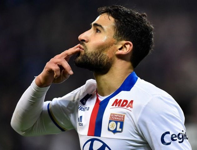 Không thể đến Liverpool, Nabil Fekir đang đứng trước cơ hội khoác áo một đội bóng còn lớn hơn, Real Madrid.