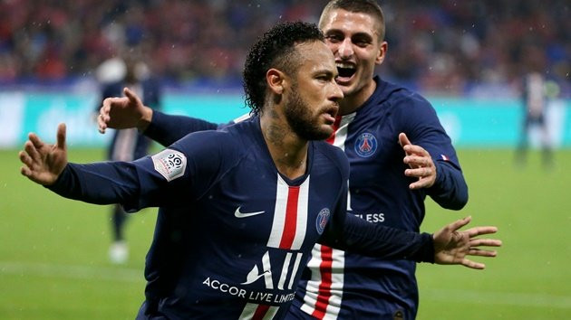 Theo tiết lộ của ABC, Giám đốc thể thao của PSG, ông Leonardo đã 2 lần đề xuất bán Neymar cho Real Madrid trong phiên chợ Hè vừa qua. Đội bóng Pháp muốn đổi Neymar lấy Vinicius và yêu cầu Real trả thêm 100 triệu euro.