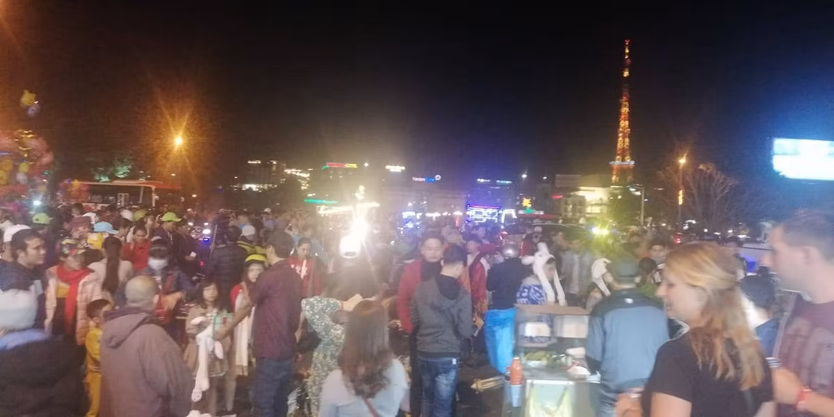 Không chỉ có các khách Việt Nam, nhưng vị khách nước ngoài cũng tìm đến Đà Lạt để nghỉ dưỡng dịp Tết Kỷ Hợi 2019.