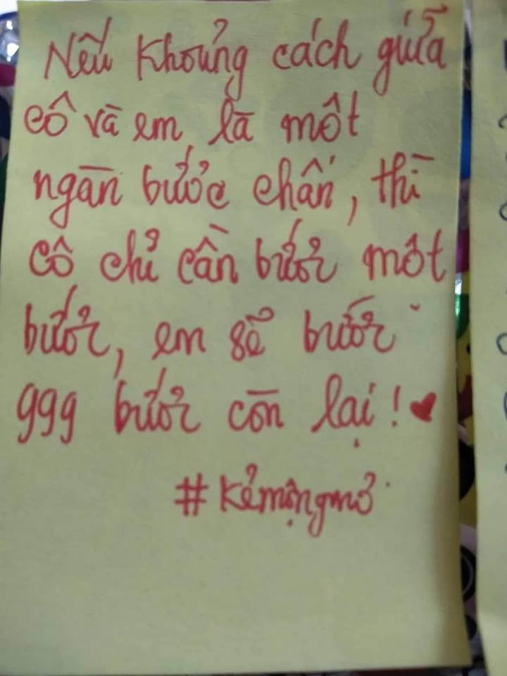 Khi xem hết loạt lời thả thính của học sinh, cư dân mạng không hề thấy sự đi quá giới hạn mà chỉ cảm nhận được sự đáng yêu, chân thành từ các bạn học trò.
