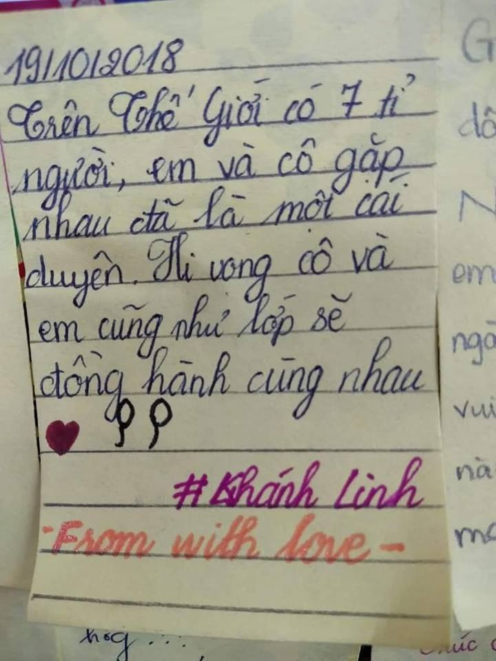 Nickname Bình Nguyên chia sẻ: "Các em giờ cao thủ quá và khoảng cách giữa giáo viên và học sinh không còn như xưa nữa. Ngày trước học sinh nhìn thấy giáo viên như nhìn thấy cọp nhưng giờ mọi thứ dường như được xóa bỏ. Các thầy cô giờ đúng như bạn và rất gần gũi với học trò".