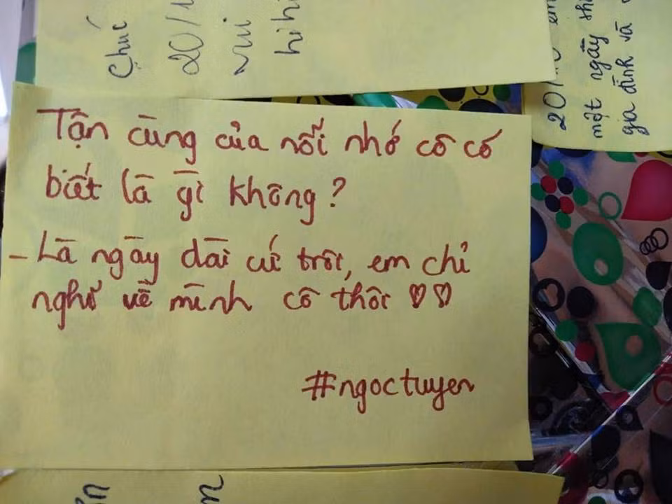 Thậm chí nhiều học sinh còn dùng những từ ngữ trong bài hát "Tận cùng của nỗi nhớ" của ca sĩ Will để thả thính cô giáo mình.
