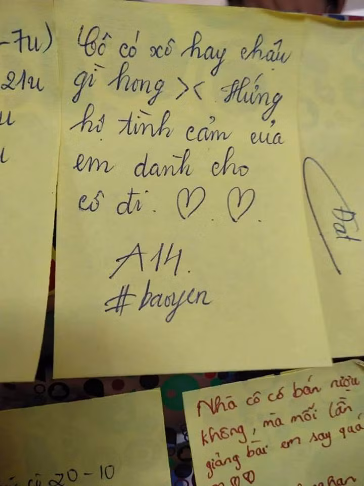 Đây chắc chắn là một kỉ niệm khiến các cô giáo không thể quên nổi với lứa học sinh mình dạy dỗ.
