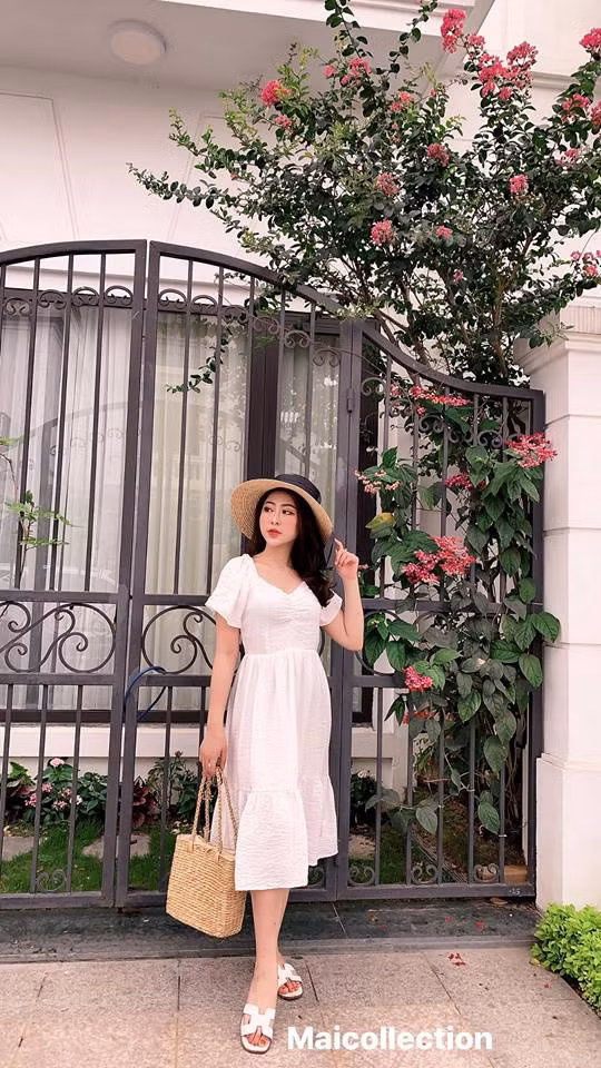 Ngay sau đó, nhiều dân mạng đã lần mò vào trang cá nhân của N.K.M để xem cuộc sống của cô nàng hot girl bị tố trộm đồ này ra sao mà dẫn tới vụ việc lùm xùm nói trên.