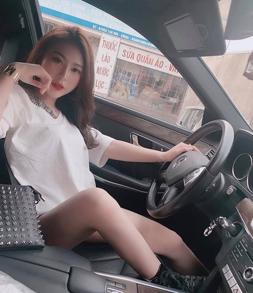 Tuy không nói rõ bản thân đóng vai trò gì trong phim, nhưng dựa vào những hình ảnh mà cô đăng tải thì ai cũng đoán K.M vào vai "tiểu tam", phá hoại hạnh phúc gia đình Vũ - Thư.