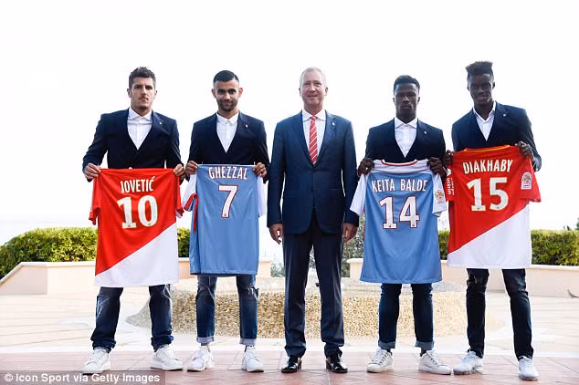 Monaco ra mắt 4 tân binh cùng lúc: Vào hôm qua, Phó chủ tịch AS Monaco, Vadim Vassilyev đã cho ra mắt 4 tân binh chất lượng của đội bóng vào hè này. Bốn tân binh được Monaco cho ra mắt là Stefan Jovetic, Rachid Ghezzal, Keita Balde and Adama Diakhaby. Tính cả 4 tân binh này, Monaco mua tổng cộng 10 tân binh ở kì chuyển nhượng hè này với tổng chi phí 88,9 triệu bảng. Ảnh: Getty Images