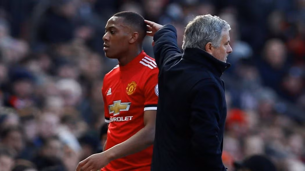  Chuyển nhượng cầu thủ từ Daily Star khẳng định Anthony Martial là cái tên mà HLV Jose Mourinho rất muốn Man Utd bán đi trước khi TTCN đóng cửa.