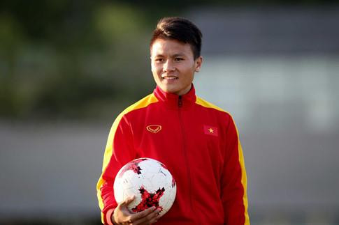 Nhà báo Malaysia - Keeshaanan Sundaresan còn có hẳn một bài viết khen ngợi Quang Hải trên trang Football Tribe Malaysia. Với việc HLV Park Hang Seo là người Hàn Quốc, việc đặt vấn đề giữa một đội bóng xứ kim chi với Quang Hải thông qua HLV Park hoàn toàn có thể xảy ra. Nhất là khi Hàn Quốc cũng theo dõi giải U23 châu Á vừa qua và có ấn tượng mạnh với Việt Nam.