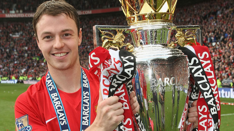 Chuyển nhượng cầu thủ từ Mirror, M.U đang nhắm mua lại cầu thủ cũ của mình là Evans với giá cực rẻ là 3 triệu bảng.