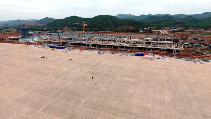 Công trình nhà ga sân bay quốc tế Vân Đồn (Quảng Ninh) đang được gấp rút xây dựng - Ảnh: ĐỨC HIẾU
