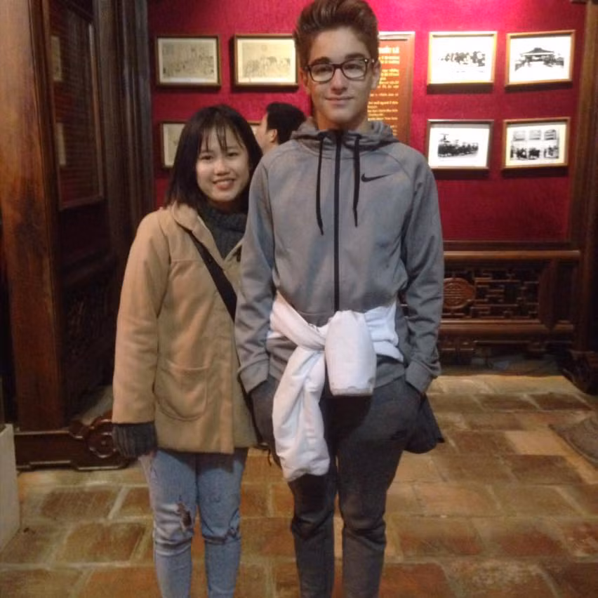 Một bức ảnh hiếm hoi của soái ca ngoại quốc được dân mạng, săn lùng được trên mạng xã hội. Ảnh trong bài: Sưu tầm Facebook.