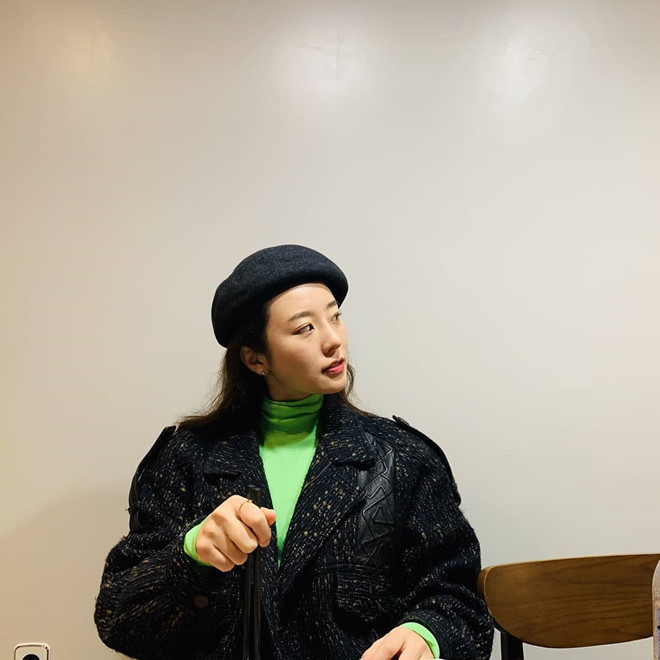 Nữ phóng viên công tác tại đài SBS (Hàn Quốc) từ năm 2016 và rất yêu thích công việc của mình. Lee Hyun-young cũng cho biết Hội nghị thượng đỉnh Mỹ-Triều lần hai diễn ra ở Hà Nội là cơ hội đầu tiên cô được tác nghiệp tại sự kiện quốc tế.