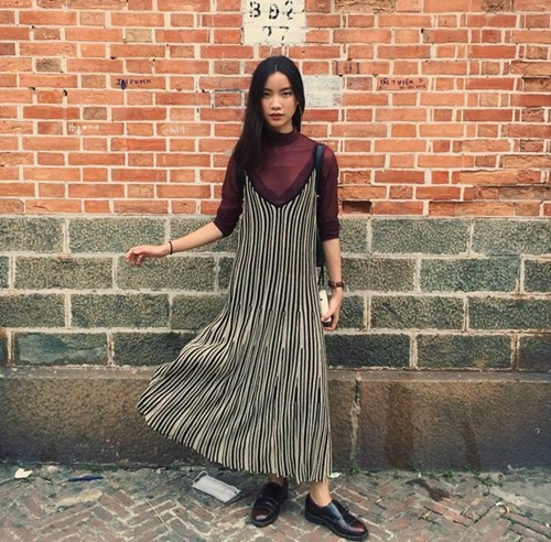 Jularat Hanrungroj là cô nàng xinh đẹp người Thái Lan bắt đầu nổi lên sau bộ phim từng được rất nhiều người chú ý mang tên Lalin. Sau vai diễn này, hot girl xinh đẹp được dân mạng đặt biệt danh Nữ thần sắc đẹp Thái Lan và từ đó tên tuổi của cô càng được nhiều người biết đến hơn.