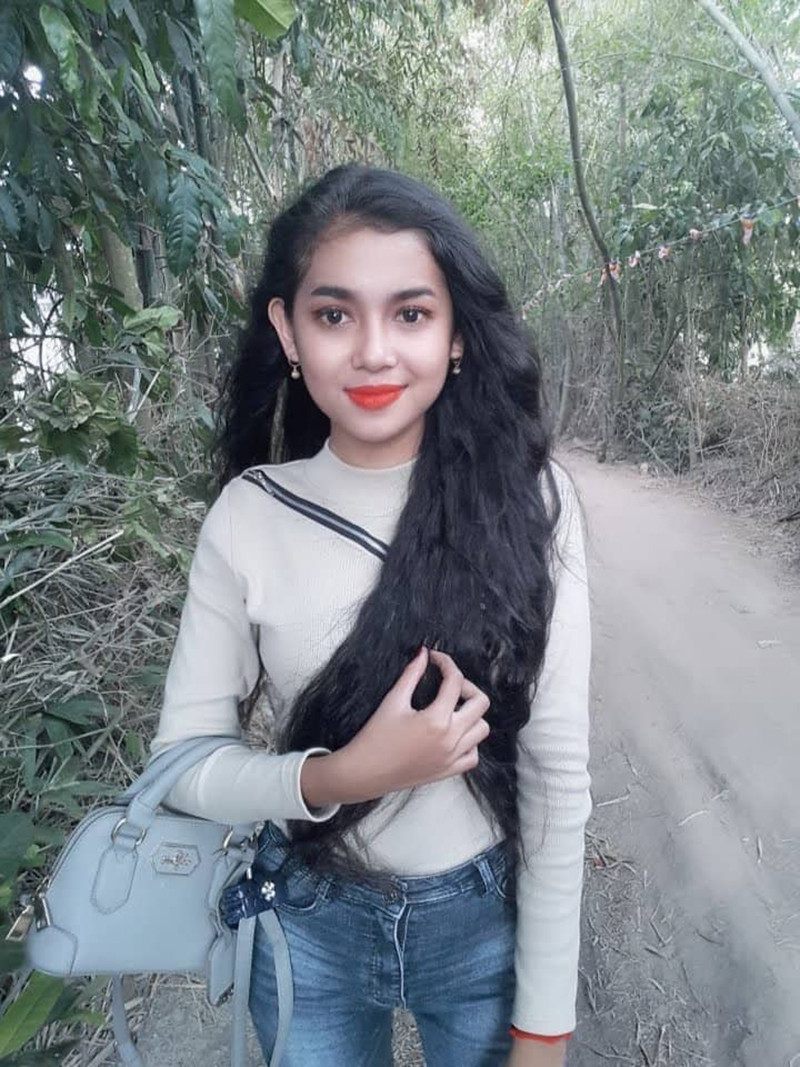 Cùng ngắm nhìn những hình ảnh cực đẹp của Nữ streamer dân tộc "làm mưa, làm gió" trên MXH thời gian qua.