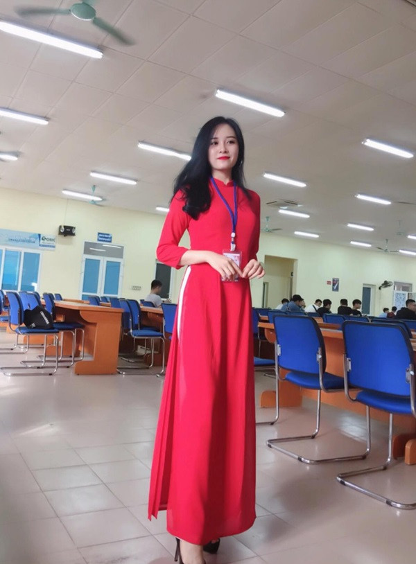 Ở thời điểm hiện tại, Khánh Huyền sở hữu một vẻ ngoài vô cùng hoàn hảo với cân nặng 45kg và cao 1m60.