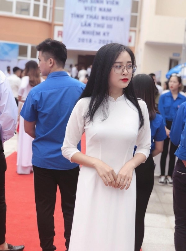 Chính nhờ sự kiên trì đầy nỗ lực ấy mà Khánh Huyền đã thay đổi ngoại hình rất nhiều và cảm thấy tự tin hơn khi đối diện với tất cả mọi người.