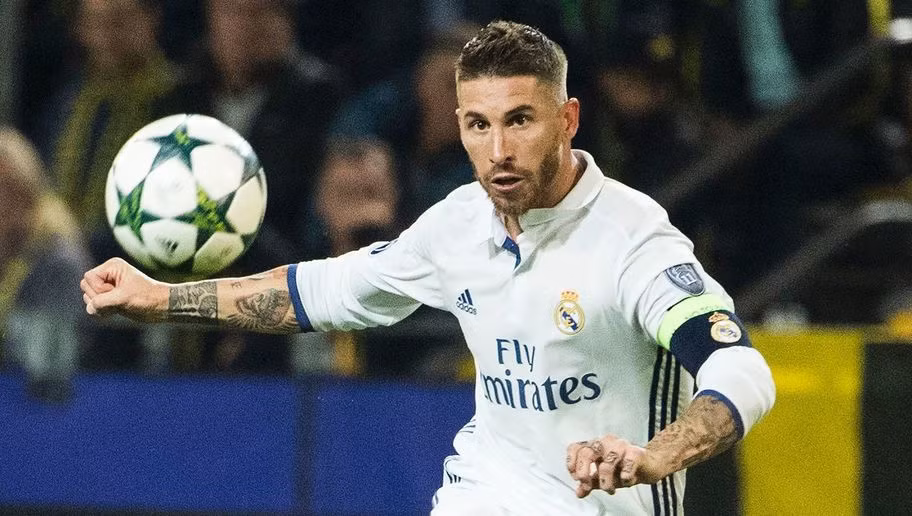Chủ tịch CLB Real Madrid từng tuyên bố, nếu đội bóng nào muốn có trung vệ Sergio Ramos thì hãy xếp đủ 65 triệu Euro lên bàn rồi mới tiếp tục đàm phán. Không chỉ phòng ngự hay mà tuyển thủ người Tây Ban Nha này còn sở hữu khả năng không chiến cực tốt mỗi khi lên tấn công.