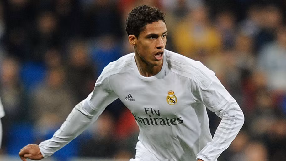 Dù còn rất trẻ, tuy nhiên những năm tháng thi đấu cạnh những đàn anh như Pepe hay Ramos tại Real Madrid đã giúp Raphael Varane trở nên vô cùng vững vàng và xứng đáng là đá tảng mới của CLB Hoàng gia Tây Ban Nha. Cũng chính bởi vậy, anh được nhiều đội bóng lớn nhòm ngó và đưa ra cái giá 55 triệu Euro để "cưa cẩm".