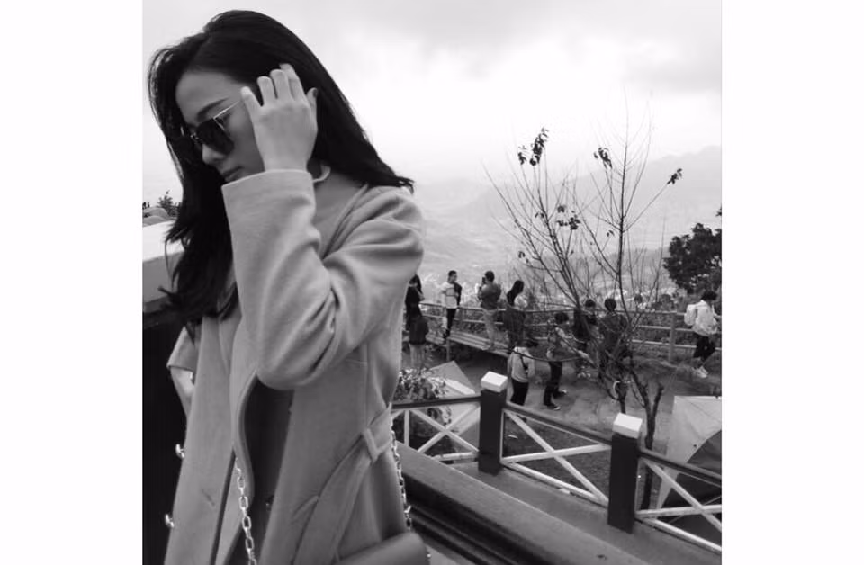 Chỉ cần 30 giây, cô gái xinh đốn tim hàng nghìn người, cư dân mạng bởi đơn giản cô quá xinh đẹp và dễ thương. Các bạn trẻ đã phải nút "play" mỏi tay để được ngắm khuôn mặt xinh tươi của cô nàng còn giấu tên này.