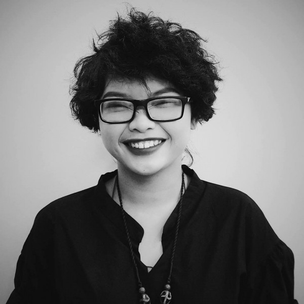 Với nhiều bạn nữ, ngoài nỗi khổ về da xấu, khuôn mặt kém xinh thì ngực lép cũng là điều khiến các bạn băn khoăn. Bởi với người phụ nữ, vòng 1 lép đồng nghĩa với việc giảm sự quyến rũ và nhiều người đã phải dùng nhiều biện pháp để cải thiện số đo của mình, kể cả "ăn gian" bằng những miếng độn.