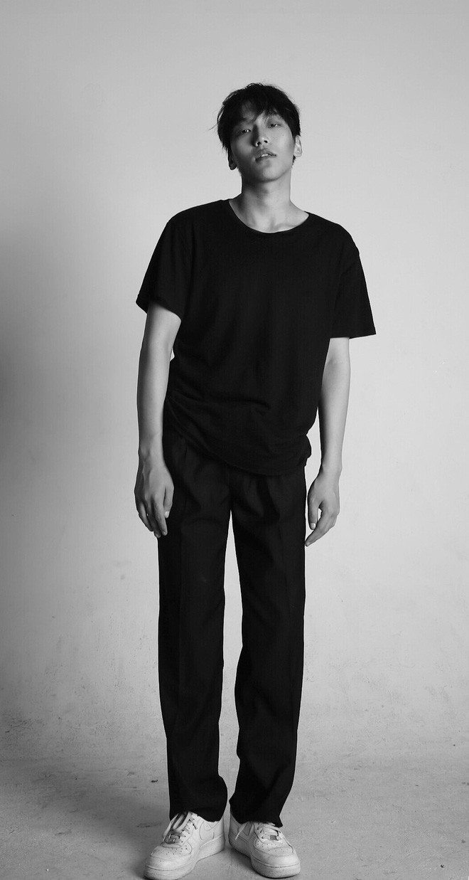 Sau quá trình giảm cân nghiêm túc, 6 tháng đầu tiên, Trần Thánh giảm được 15kg. Không chịu dừng lại ở đó, anh chàng tiếp tục tập luyện và cuối cùng đã thành công vứt bỏ tổng cộng 25kg.