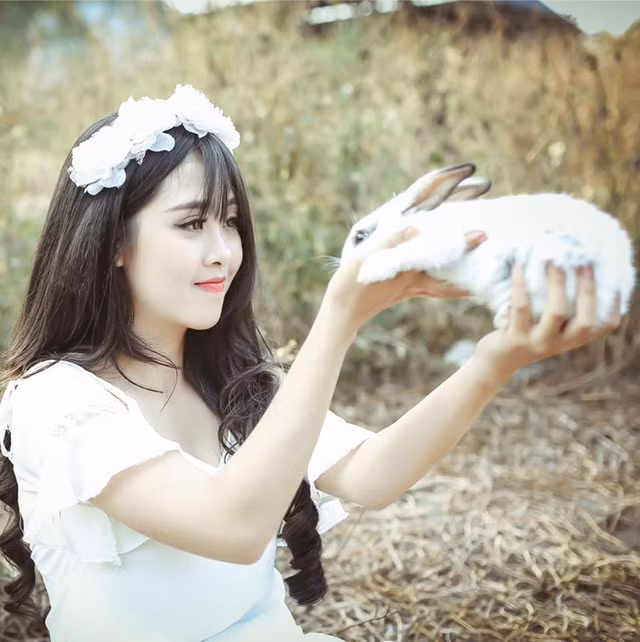 Nếu như nhìn vào những bức ảnh và những dòng trạng thái trên trang cá nhân của Thanh Tâm, nhiều người sẽ nghĩ rằng 9X Đồng Nai này chắc hẳn xuất thân từ 1 gia đình khá giả, tuy nhiên, mọi sự thì không hẳn như vậy.