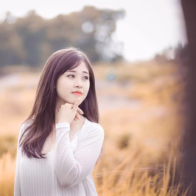 Thanh Tâm tên đầy đủ là Trịnh Thị Thanh Tâm, sinh năm 1995 tại Biên Hòa, hiện cô bạn này đang theo học ngành Sư phạm Hoá, trường Đại học Đồng Nai vì sau này sẽ trở thành cô giáo trong tương lai.