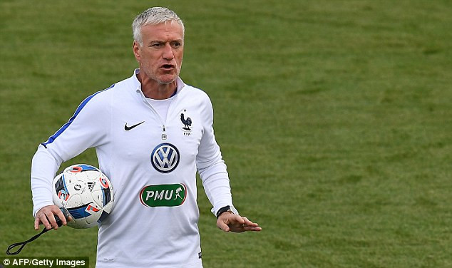 Didier Deschamps từng loại những tên tuổi hàng đầu như Paul Pogba và Griezmann vì họ không có phong độ ổn định. Tại World Cup kỳ này ông sẽ tiếp tục cùng tuyển Pháp đi tìm vinh quang và mục tiêu của họ là cúp vàng để bù đắp lại những gì bỏ lỡ tại Euro 2016.