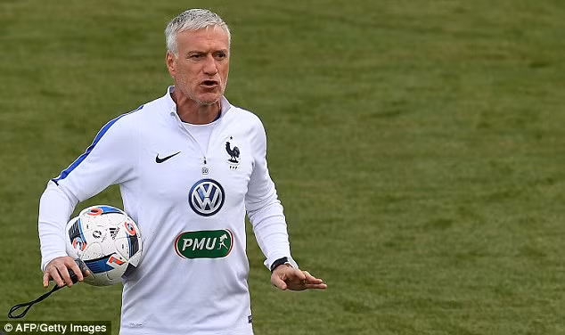 Didier Deschamps từng loại những tên tuổi hàng đầu như Paul Pogba và Griezmann vì họ không có phong độ ổn định. Tại World Cup kỳ này ông sẽ tiếp tục cùng tuyển Pháp đi tìm vinh quang và mục tiêu của họ là cúp vàng để bù đắp lại những gì bỏ lỡ tại Euro 2016.
