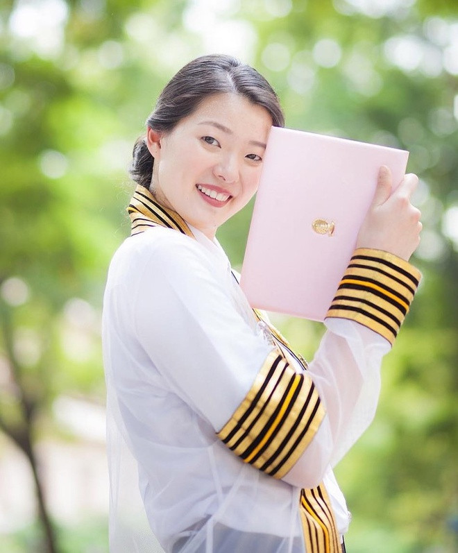 Nhờ lối chơi linh hoạt, thông minh cộng với chiều cao nổi bật, Puttita Supajirakul luôn tỏa sáng mỗi khi ra sân thi đấu.