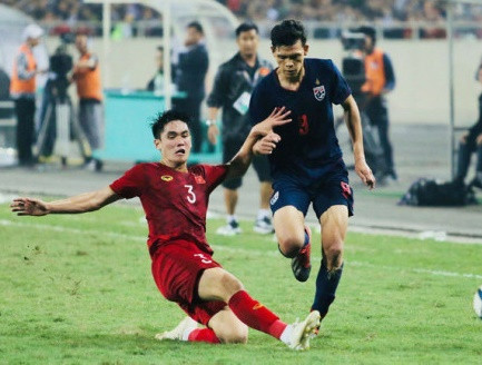 Nhưng vì thành tích chung của cả đội, các cầu thủ U23 Việt Nam đã đứng dậy và chiến đấu tiếp.