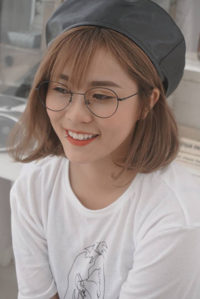 Theo chia sẻ của Misthy một ngày của cô nàng này bắt đầu bằng những công việc như đi event, quay show hay ghi hình. Thời gian còn lại, nữ streamer này dành phần lớn thời gian buổi tối ở công ty để livestream, trò chuyện với các bạn khán giả. Khoảng 10h đêm thì mình sẽ xong công việc rồi trở về nhà. Đa phần mình đều ăn uống ở phòng stream luôn.