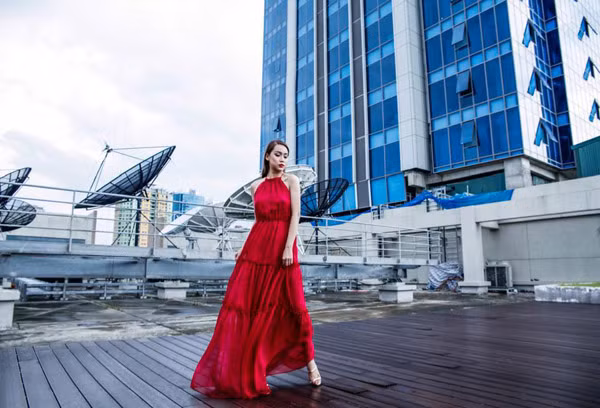 Sau khi rời VTV, BTV Trúc Mai đã chuyển sang Đài Truyền Hình Thành Phố Hồ Chí Minh công tác. Trở về TP HCM, người đẹp đảm nhận vai trò tổ chức sản xuất, biên tập một số chuyên mục của HTV. Ảnh trong bài: Facebook nhân vật.