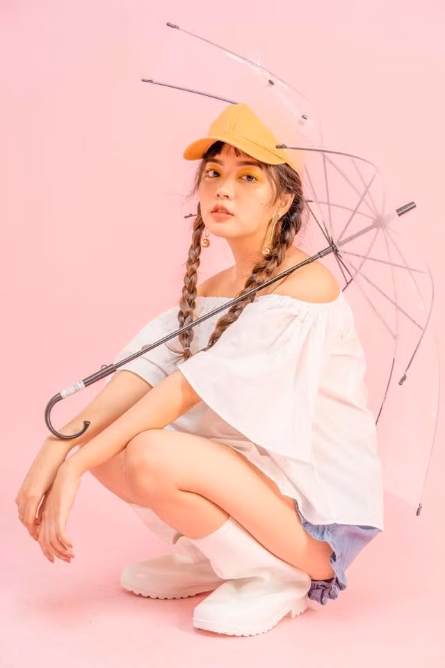 Theo nhiều người từng làm việc với Hiền nhận xét rằng cô bạn này còn có thần thái hơn cả những người được đào tạo chuyên nghiệp.