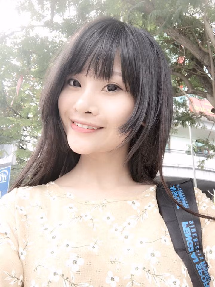 Sau một thời gian im hơi lặng tiếng, mới đây, Thanh Loan đã tung những bức ảnh dậy thì thành công của mình lên MXH và ngay lập tức được nhiều người ấn nút like.