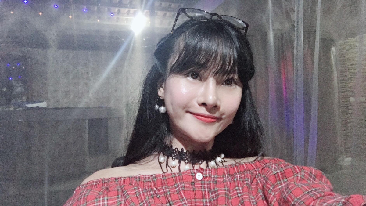 Cô nàng Happy Polla phiên bản Việt này tiếp tục gây bất ngờ khi cho cả dân mạng thấy bộ mặt thật ưa nhìn, cùng với đó là những bức ảnh khoe dậy thì thành công.