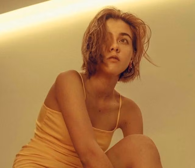 Ngoài đi đến phòng gym thường xuyên, cô bạn con lai này còn chọn bơi lội là phương pháp để đốt mỡ, giúp bản thân khỏe khoắn hơn mỗi ngày.