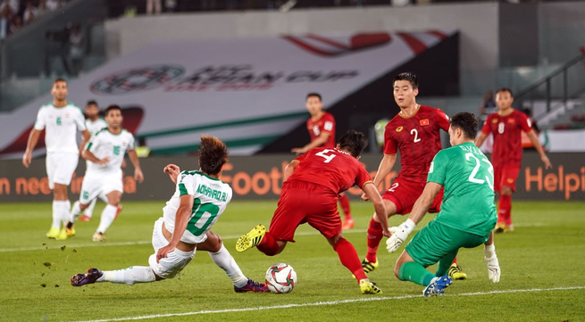 Nhưng với những chàng trai áo đỏ, thấp bé chẳng phải dễ bắt nạt, trẻ tuổi không đồng nghĩa yếu tinh thần. Với thứ phép thuật "không biết cúi đầu" của ngài Park, chúng ta đã tạo nên những điều rất lớn lao.