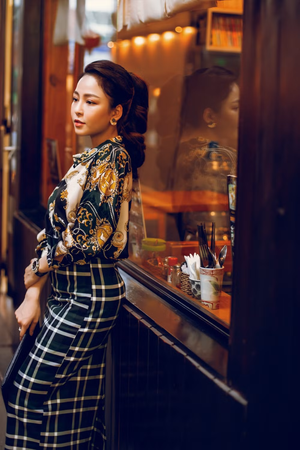 Mới đây, nàng hot girl 22 tuổi được mời tham gia một số dự án phim ảnh. Mặc dù chỉ vào vai nhỏ nhưng Trâm Anh rất vui bởi được thử sức ở một lĩnh vực hoàn toàn mới.