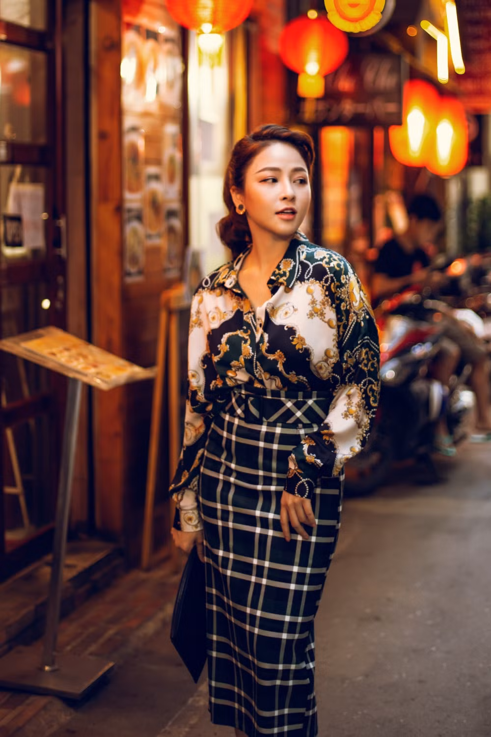 Trâm Anh cho biết, mỗi khi kiếm được một khoản tiền, cô lại tiết kiệm để dành tặng cho bản thân những món đồ giá trị hoặc mua quà cho các thành viên trong gia đình.